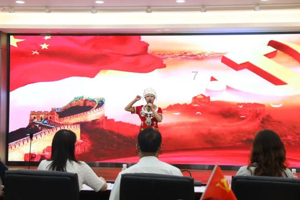 发现更多有趣的话题、热点和讨论 - 三岁柴犬护食可以改吗?红迪网