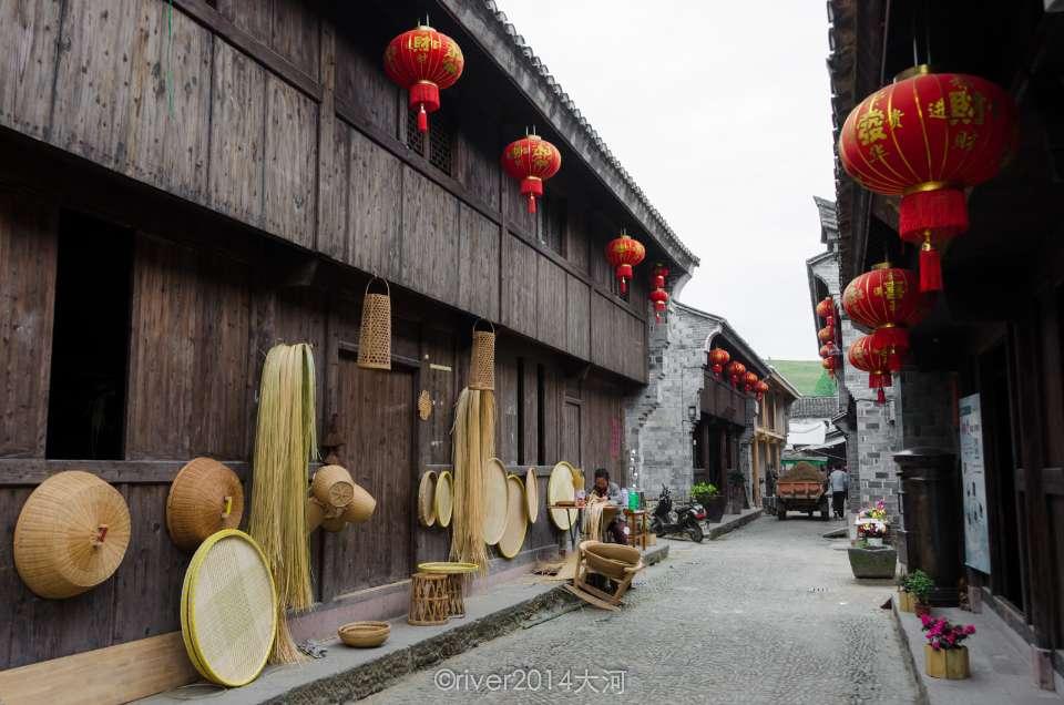 纳斯达克指数ETF早盘大涨逾8%,溢价超16%